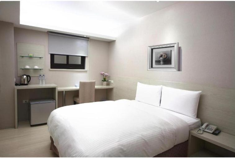 宜都大飯店 Idol Hotel Kaohsiung Dış mekan fotoğraf